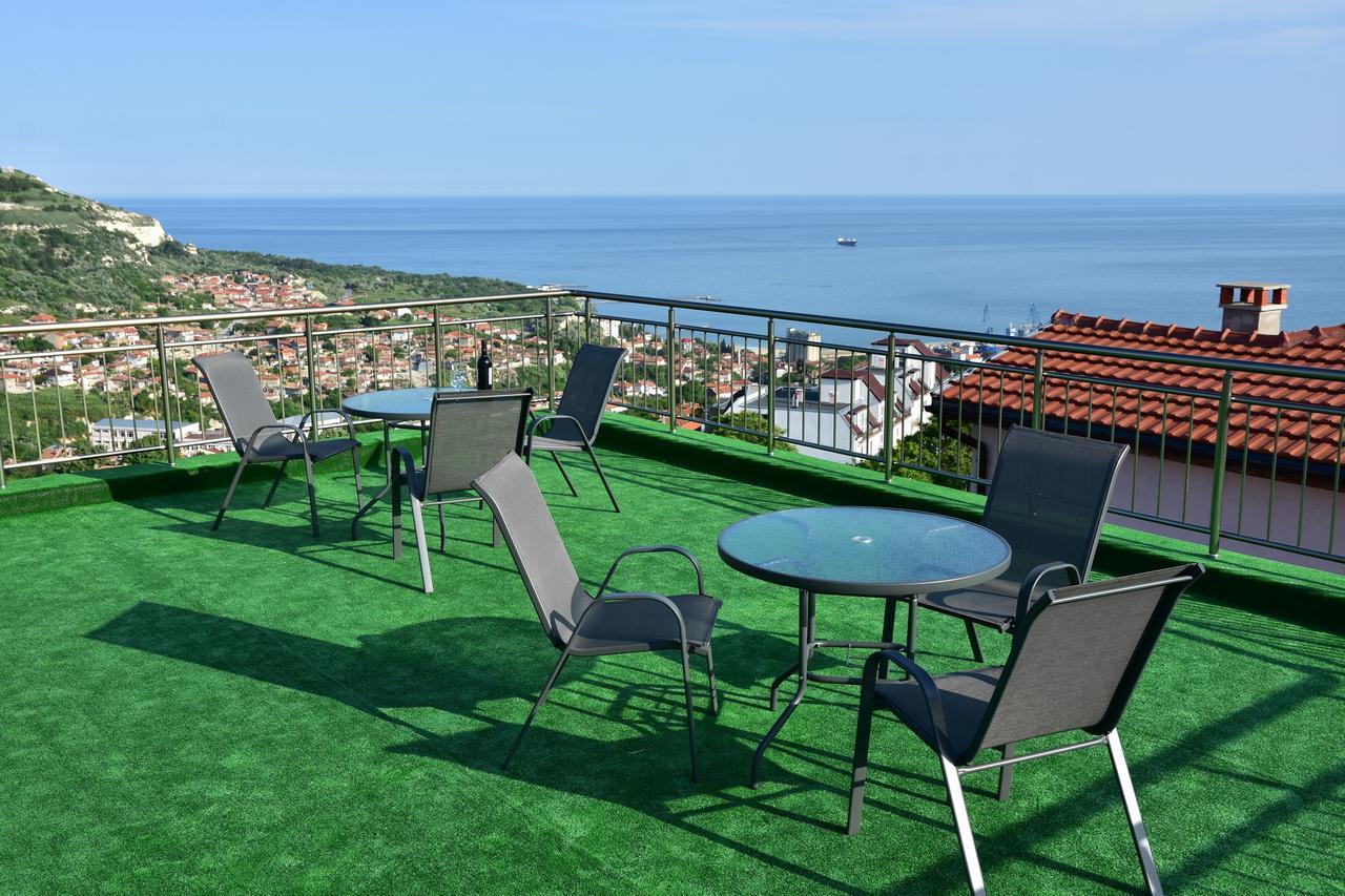 Guest Rooms Sea View Balchik Exterior foto